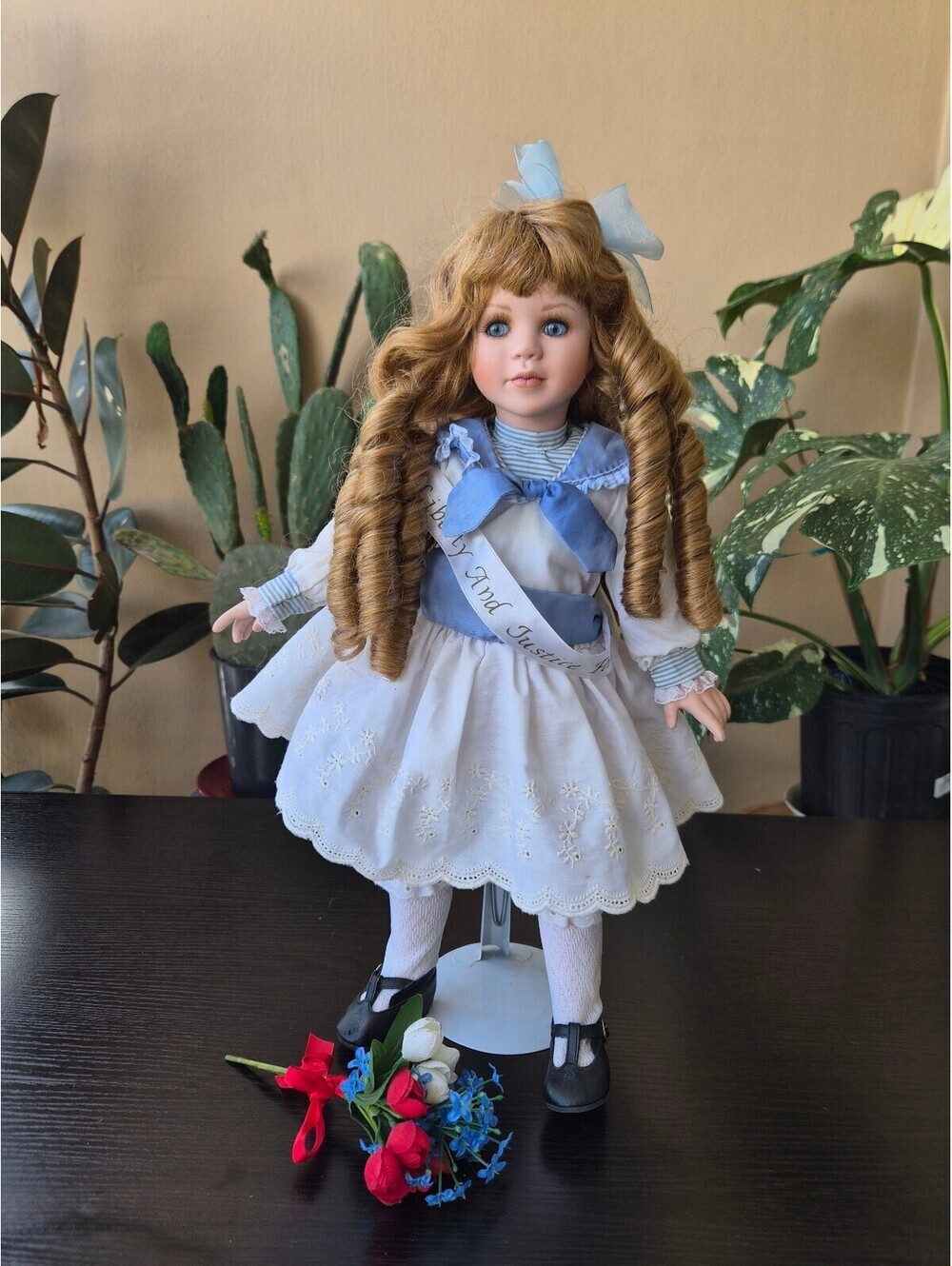 18” Porcelain Collector Doll Liberty and Justice for All Dress Stand Bouquet Lot